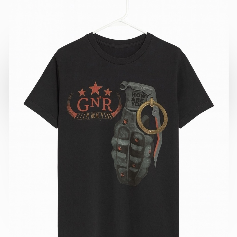 Guns N Roses "Chinese Democracy" T-Shirt in Size Small.   Good Used Condition